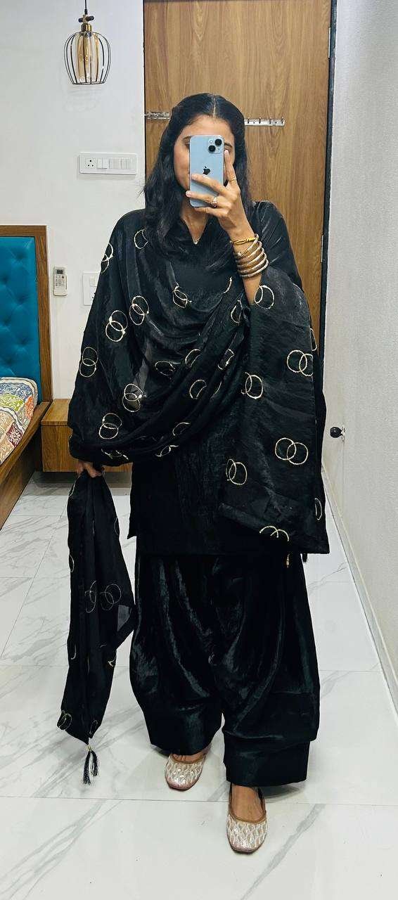 Women's Fendi Silk Solid Muslim Straight Kurti With Pant and Dupatta set - Image 3